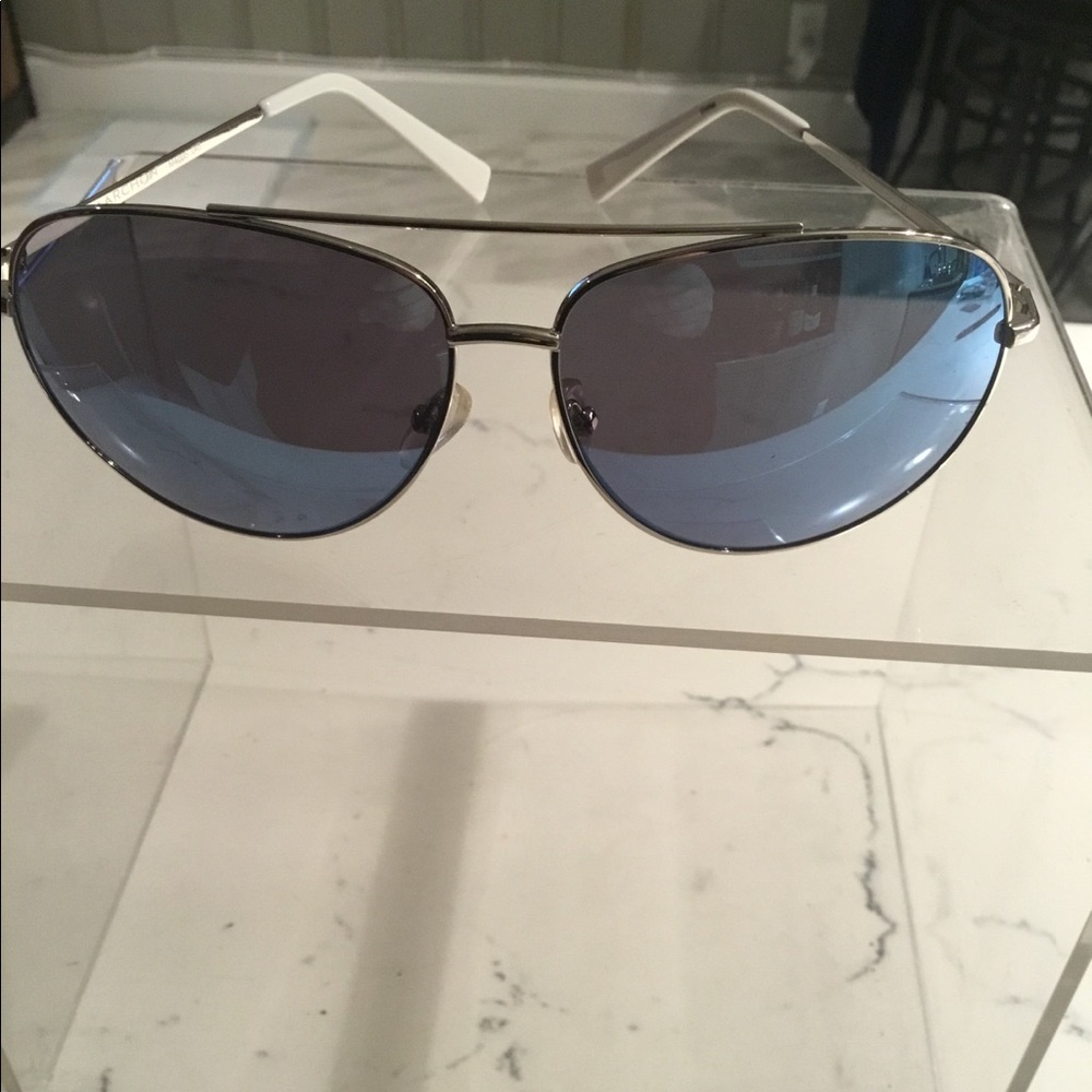 NWOT unisex silver mirrored aviator sunglasses